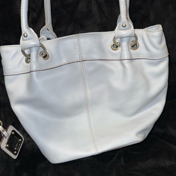 Tignanello White Leather Shoulder Bag with Elegant Pleating - Picture 1 of 16
